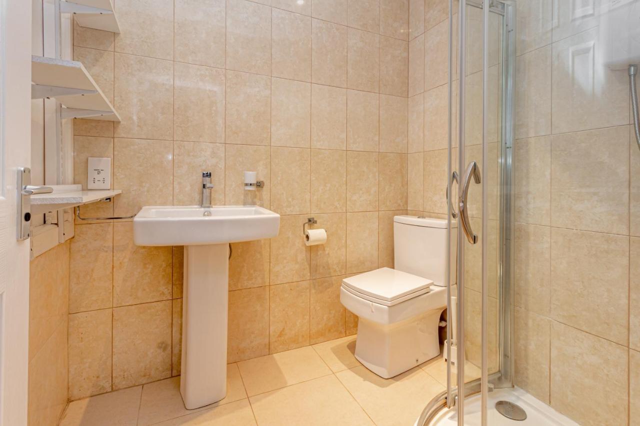 Guest Homes - Trinity Flat Worcester Dış mekan fotoğraf